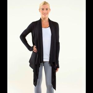 Lululemon Universal Wrap